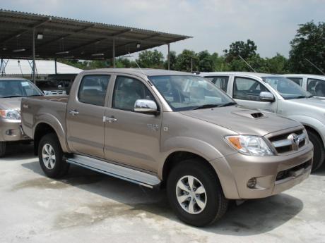 new Toyota Hilux Vigo Double Cab 4x4 E at Dubai 's top Toyota Hilux Vigo dealer Jim Autos Dubai 