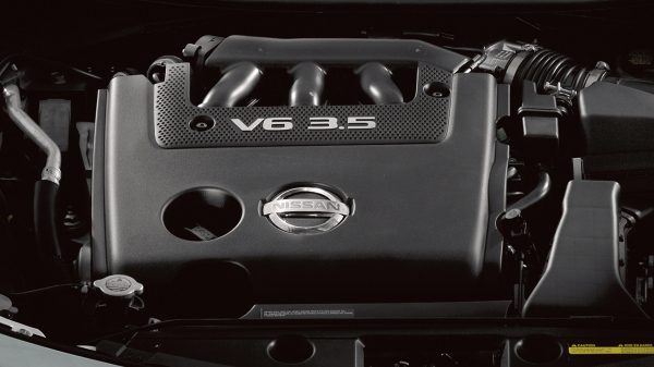 Nissan Altima V6 engine cover 